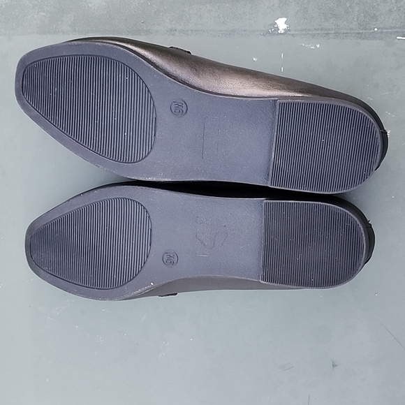 Seychelles Black Loafers with Gold Buckle Size 9W - Picture 9 of 12